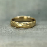 14k yellow gold calm waters band