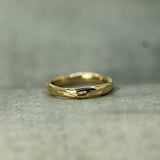 14k yellow gold calm waters band