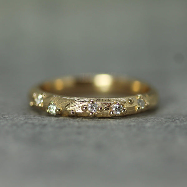 small diamonds set in oeany buubbles - solid yellow gold ring 