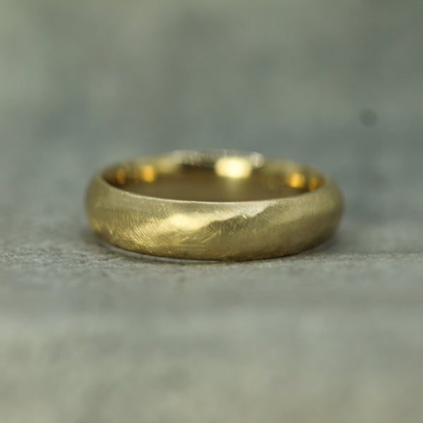 10k yellow gold men's wedding band 