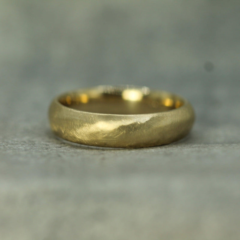 10k yellow gold men's wedding band 