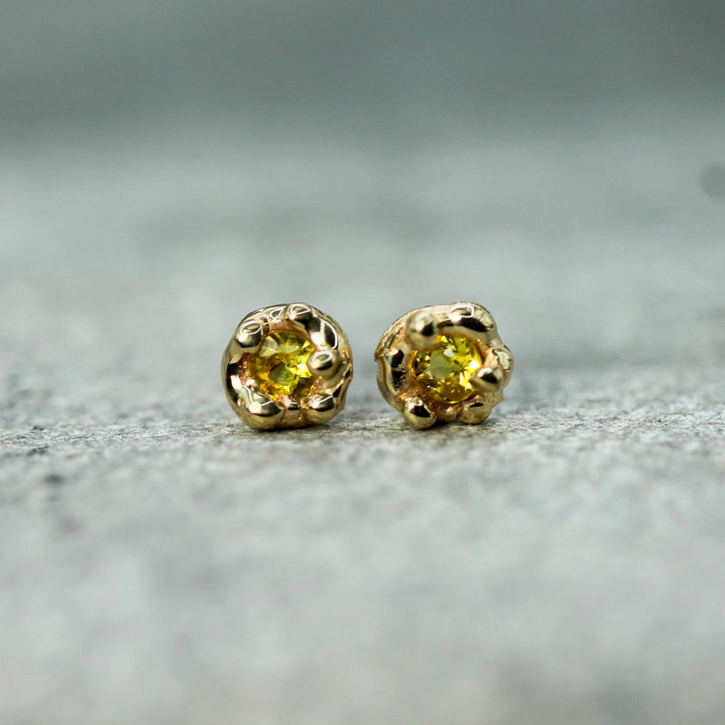 yellow sapphire gold studs 
