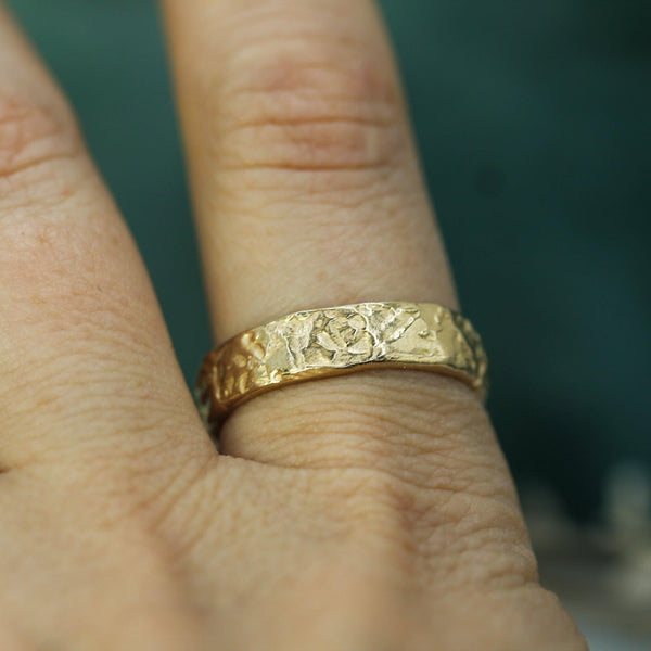 malaspina wedding band on hand 