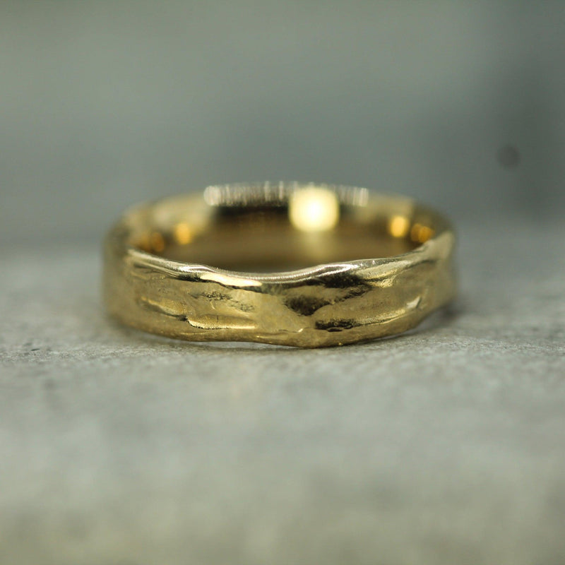 calm waters band in 14k yellow gold 