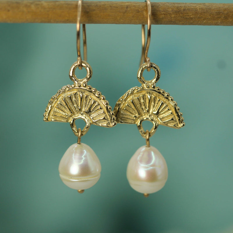 Moonrise Pearl Earrings