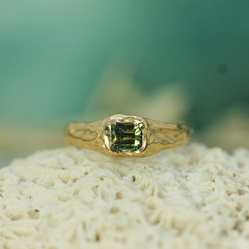 green sapphire signet ring in 14k yellow gold 
