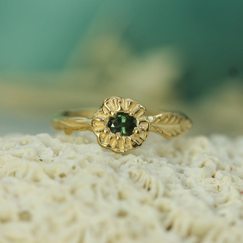 14k yellow gold green sapphire ring 