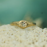 sapphire yellow gold signet ring 