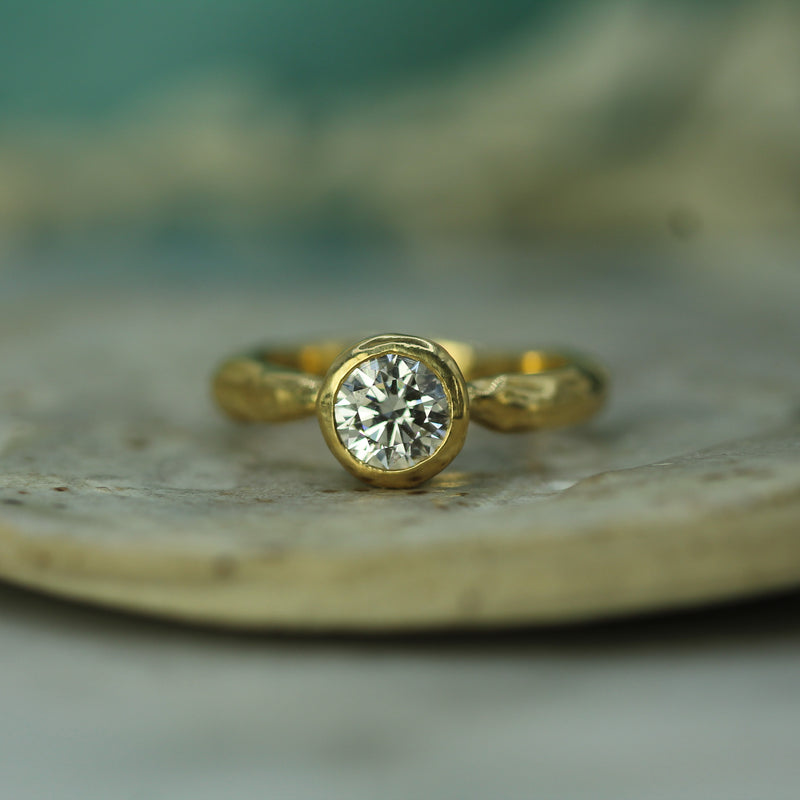 Calm Waters 18k Yellow Gold Ring 