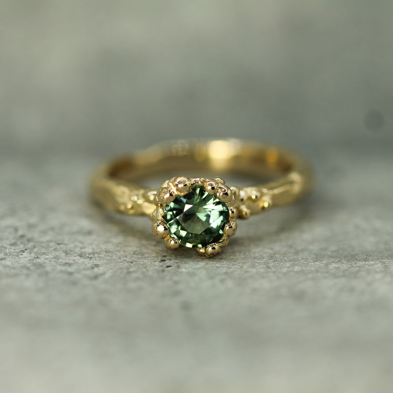 green sapphire 14k yellow gold ring 
