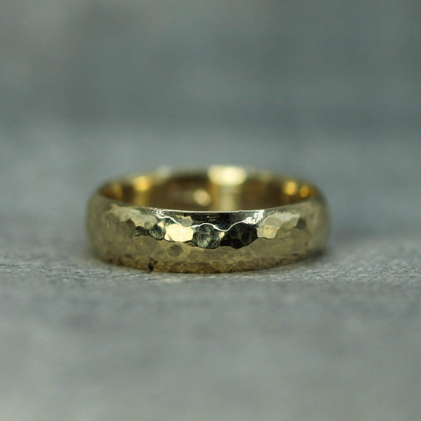 Victoria city hammered band  in 10k yellow gold 