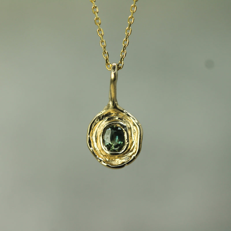 sapphire gold pendant 