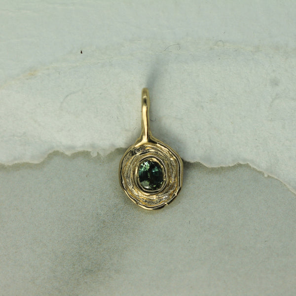 10k yellow gold sapphire pendant 